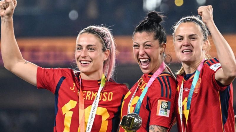 Giai đoạn play-offs kịch tính quyết định ngôi vương bóng đá nữ.